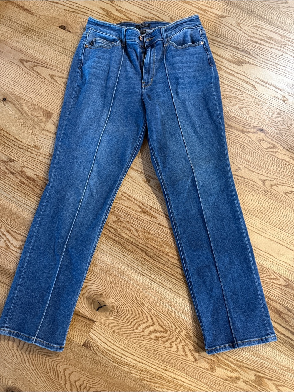 Judy Blue Medium Wash Straight Fit Jeans